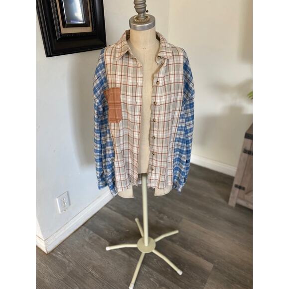 New! Papermoon Woman's Blue Plaid Flannel Button Down Long sleeve Medium - Picture 5 of 7